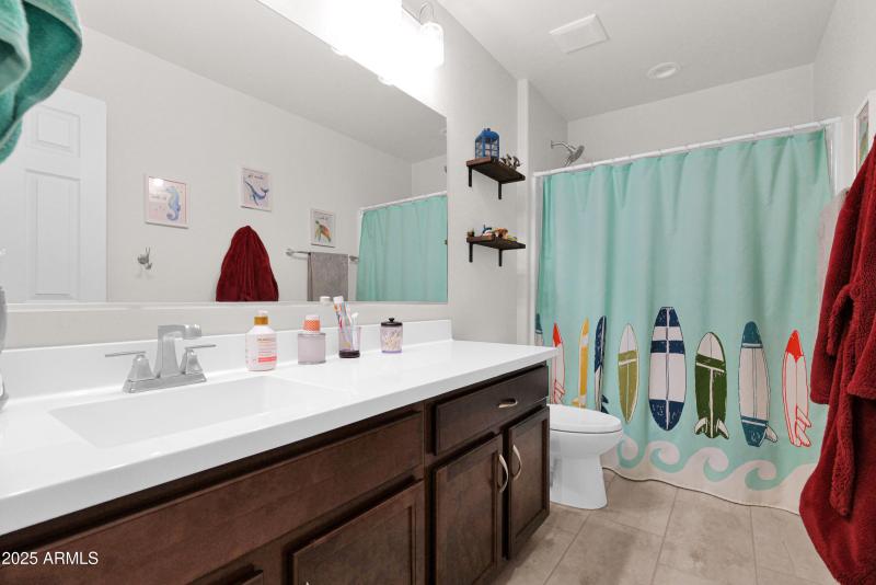 27 Upstairs Hallway Full Bathroom