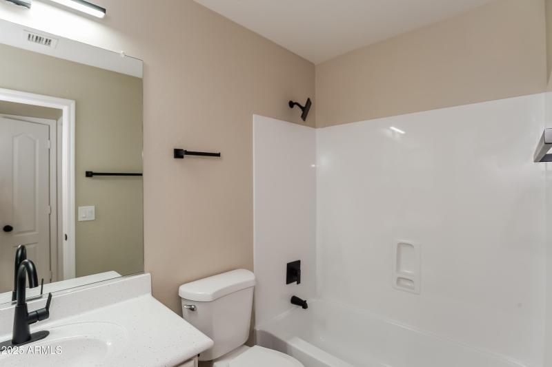 1006971.1361 W CORRIENTE DR - Bathroom