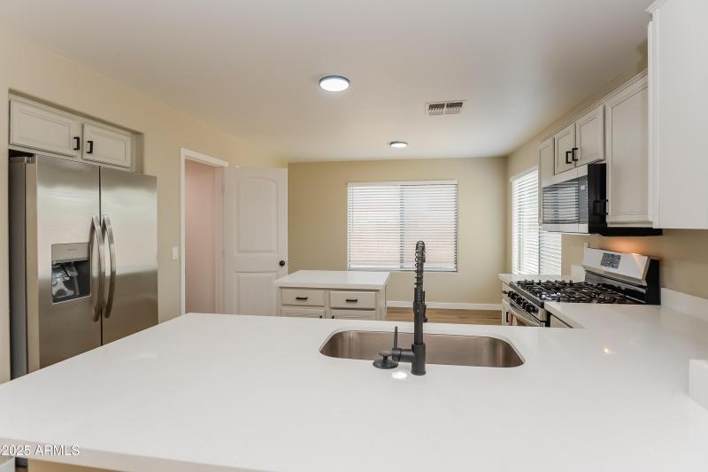 1006971.1361 W CORRIENTE DR - Kitchen