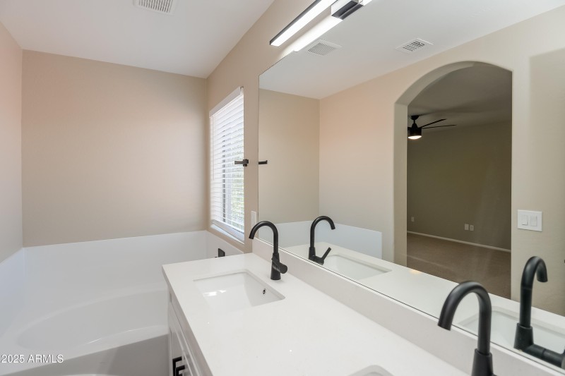 1006971.1361 W CORRIENTE DR - Main Bathr