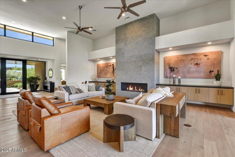 10-Family Room