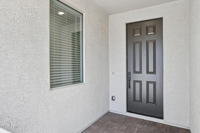 4-web-or-mls-W Brown St-S1810-004