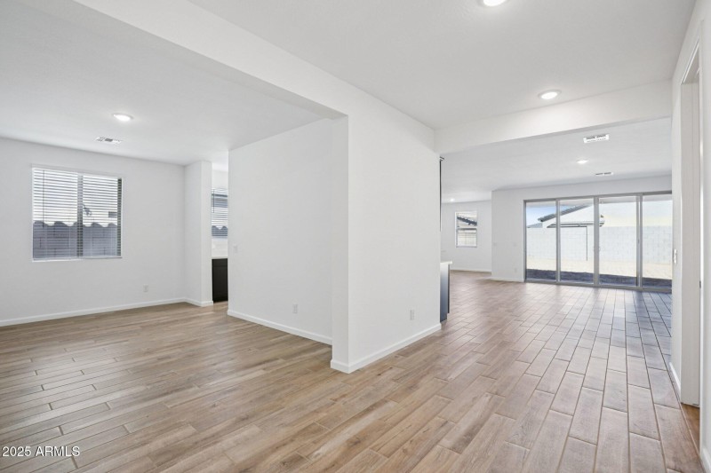 7-web-or-mls-W Brown St-S1810-007