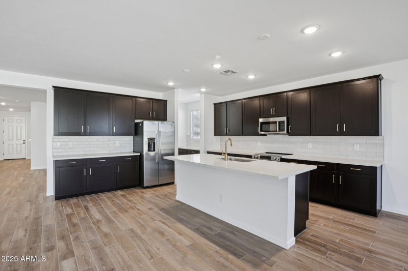 13-web-or-mls-W Brown St-S1810-013