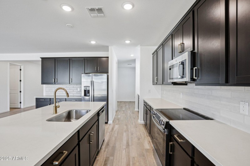 15-web-or-mls-W Brown St-S1810-015