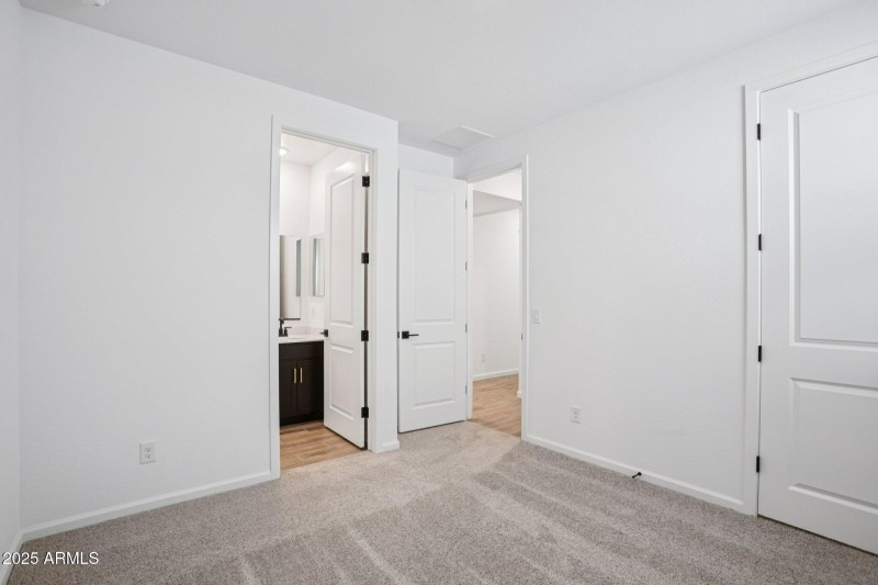 30-web-or-mls-W Brown St-S1810-030