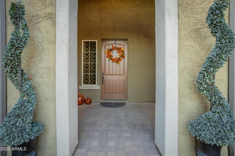 Front Door Entry.jpg x