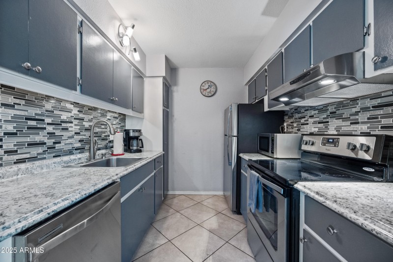 13-7625ECR215B-ocupix-