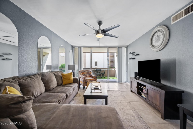 17-7625ECR215B-ocupix-