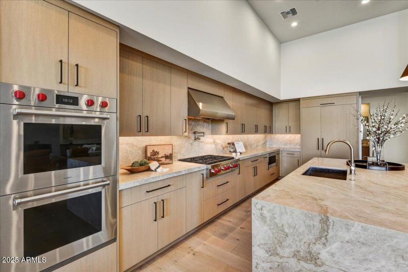 13-Kitchen