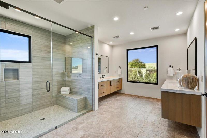 24-Bathroom 2