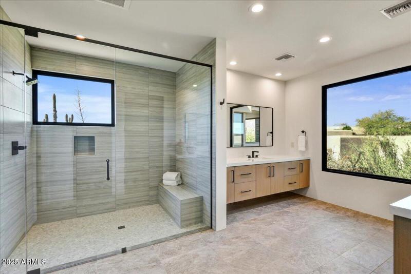 25-Bathroom 2