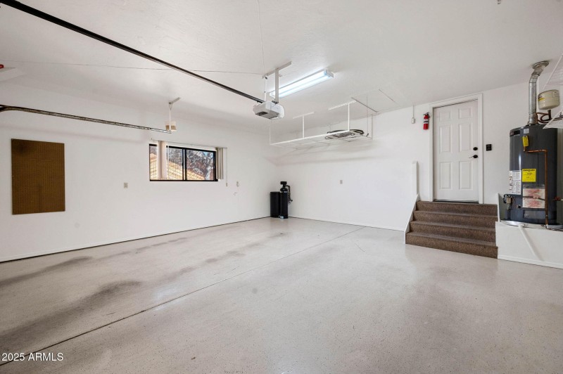 8-Garage Interior (2)