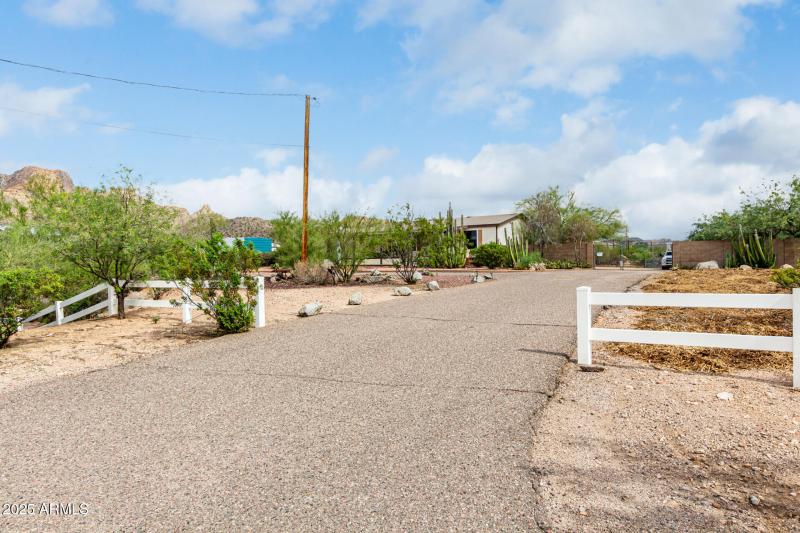 WIDE DRIVEWAY