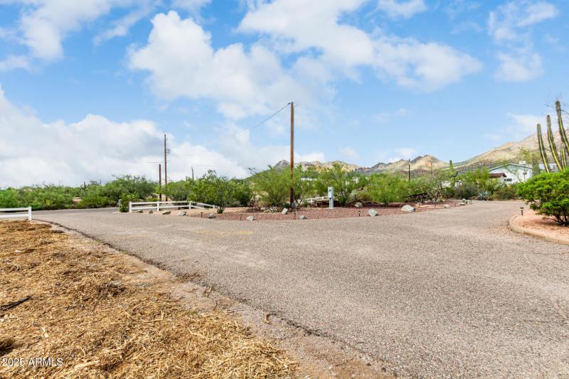 CIRCULAR DRIVEWAY