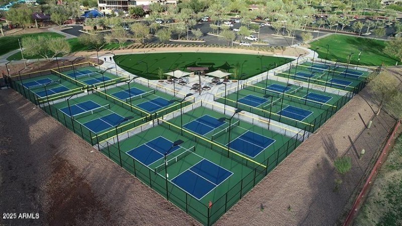 pickle ball courts