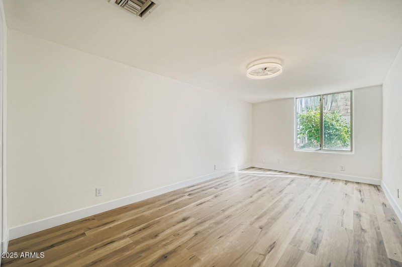 15731 Sycamore Dr - Web Quality - 018 -