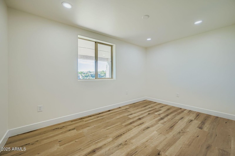 15731 Sycamore Dr - Web Quality - 023 -