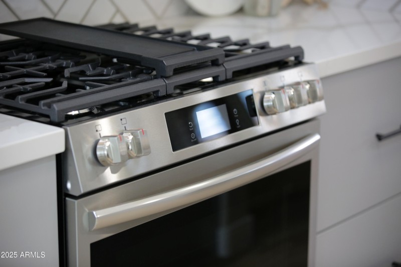 Sleek Stainless Gas Cooktop