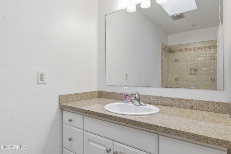 25-print-5924 S Jentilly Ln-25