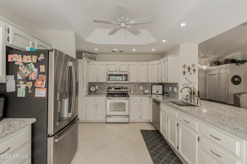 Navarro kitchen full on