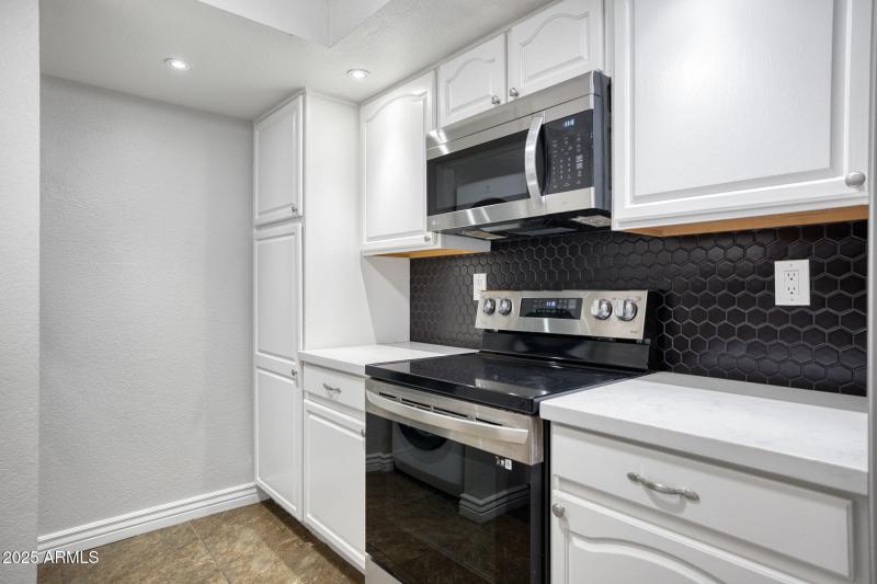 10444 N 69th St 201, Paradise Valley - 2