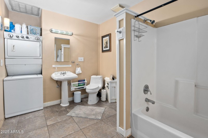 20-web-or-mls-9626 N 1st Ave - MLS Image