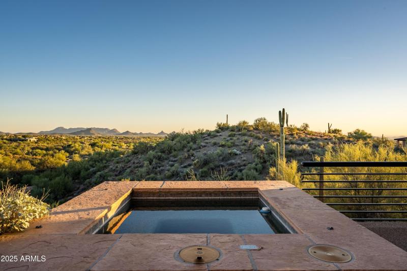 031_Spa Privacy with Views
