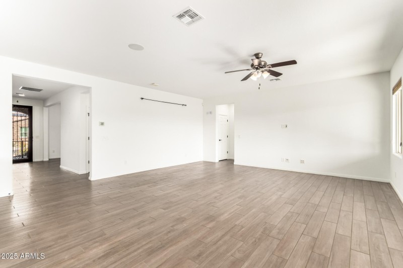 17987 W Redwood_Great Rm 2