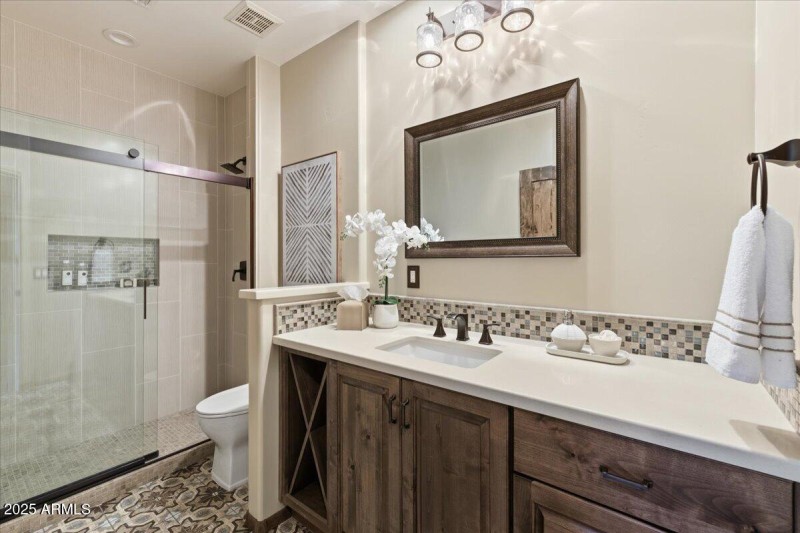 070-6218_E_Morning_Vista_Staged_73