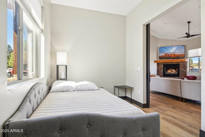 32-web-or-mls-2762-w-highland-meadows-dr