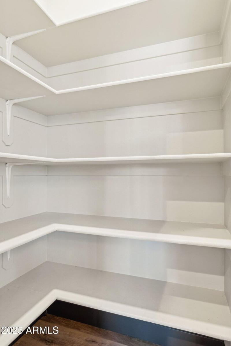 12-web-or-mls-2762-w-highland-meadows-dr