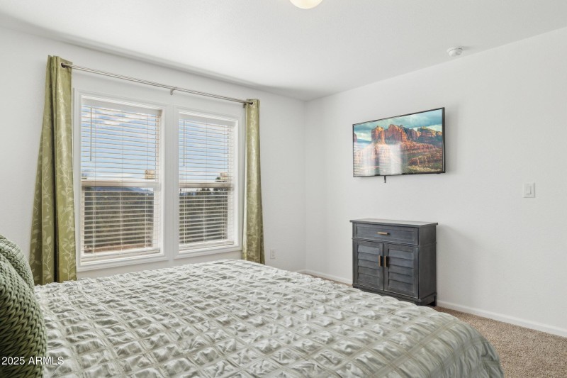 20-web-or-mls-2314-e-clear-point-way