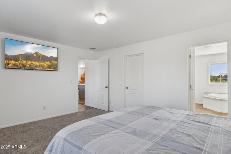 11-web-or-mls-2314-e-clear-point-way