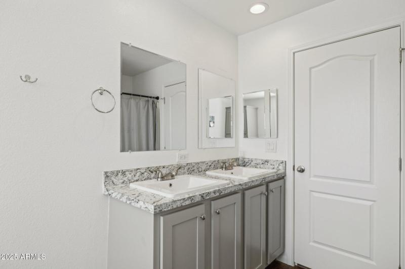 13-web-or-mls-2314-e-clear-point-way