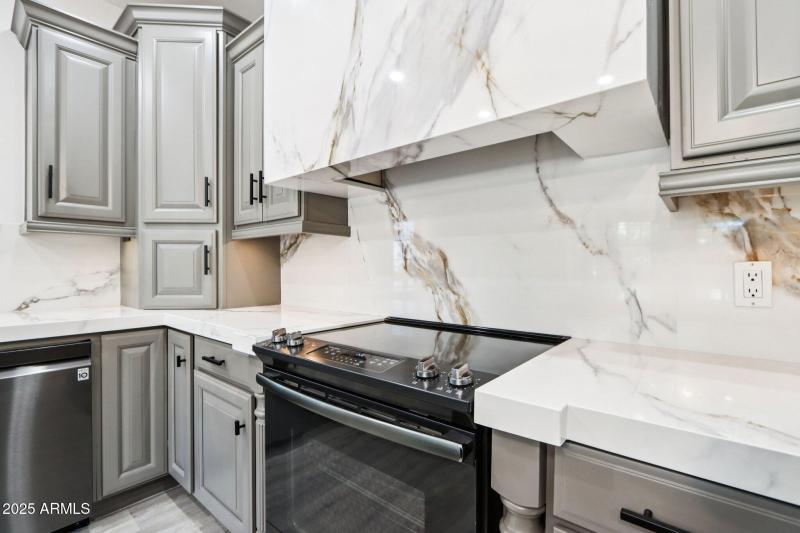 28-web-or-mls-S Tuzigoot Dr-S2410-028