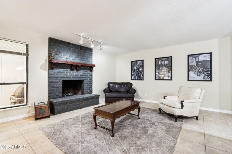 52-web-or-mls-S Tuzigoot Dr-S2410-052