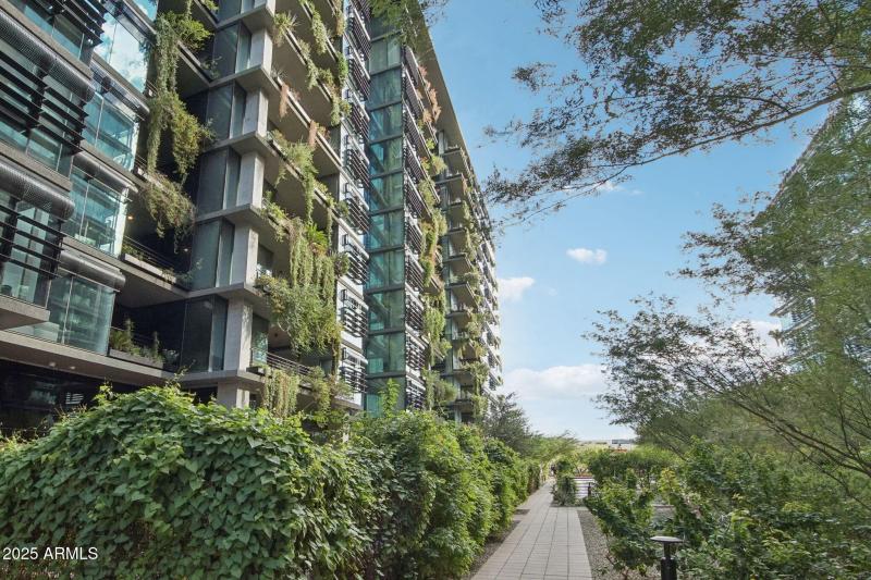 19-web-or-mls-E Kierland Blvd-L2310r-003