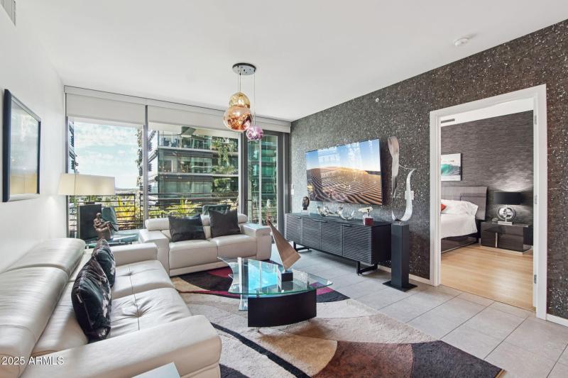 20-web-or-mls-E Kierland Blvd-L2310r-004