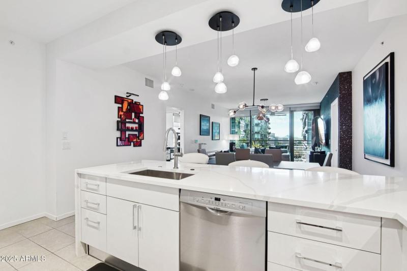 26-web-or-mls-E Kierland Blvd-L2310r-010