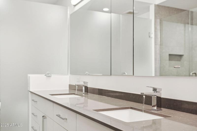 41-web-or-mls-E Kierland Blvd-L2310r-025