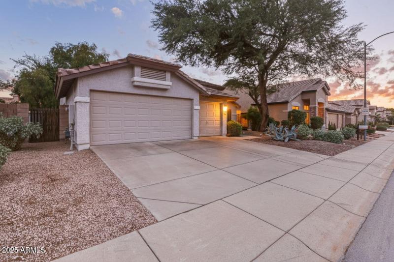 3-web-or-mls-4363 E Danbury Rd Phoenix,