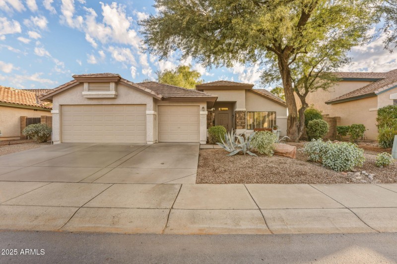 5-web-or-mls-4363 E Danbury Rd Phoenix,