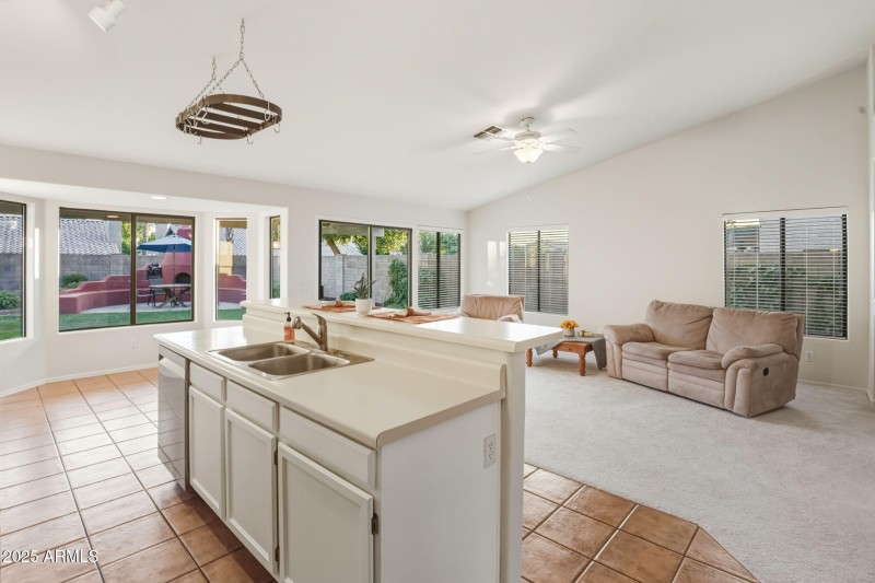 23-web-or-mls-4363 E Danbury Rd Phoenix,