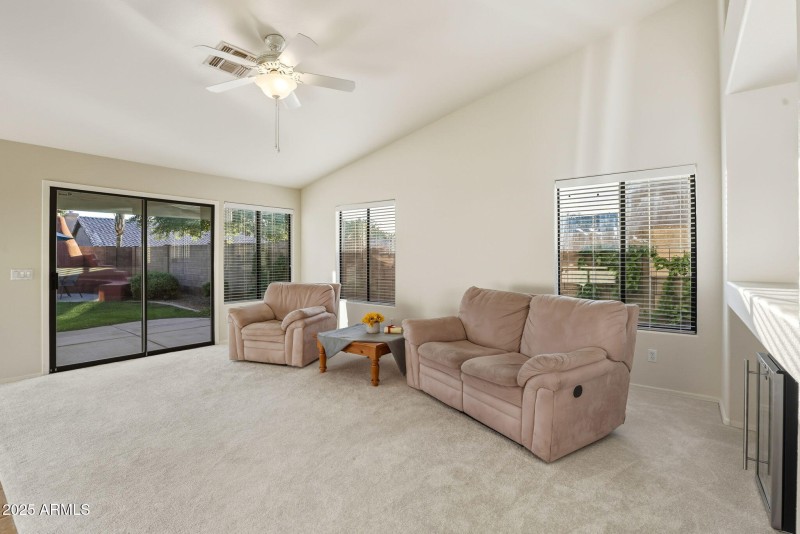 25-web-or-mls-4363 E Danbury Rd Phoenix,