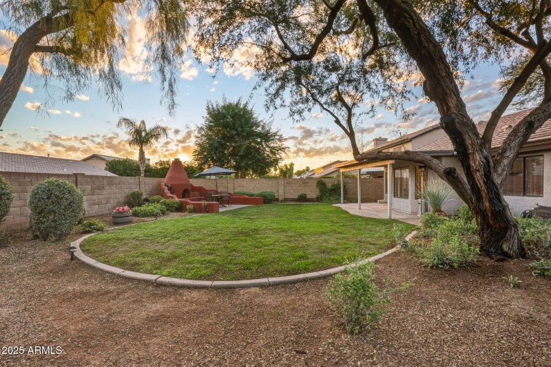 48-web-or-mls-4363 E Danbury Rd Phoenix,