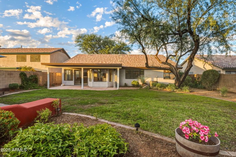 60-web-or-mls-4363 E Danbury Rd Phoenix,