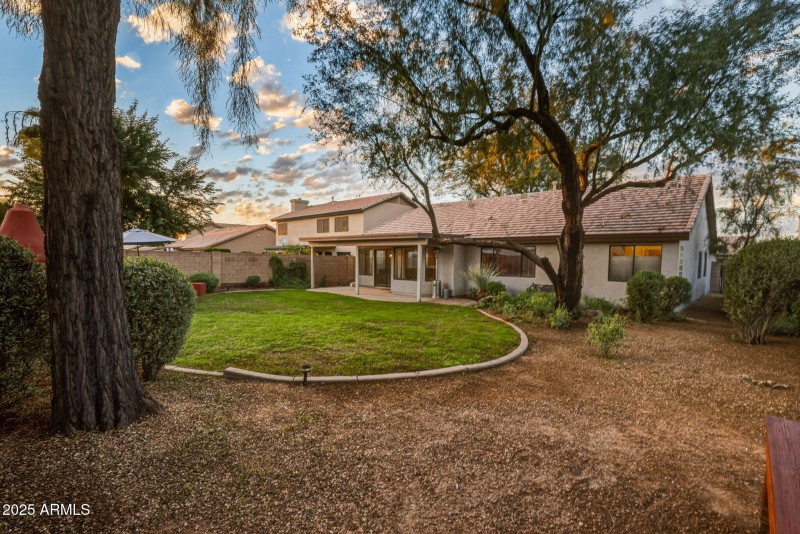 62-web-or-mls-4363 E Danbury Rd Phoenix,