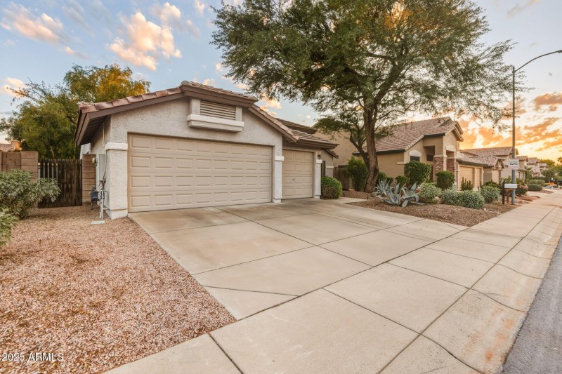 73-web-or-mls-4363 E Danbury Rd Phoenix,