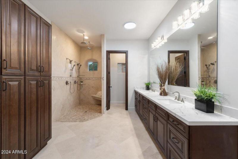 Seperate Shower and Tub